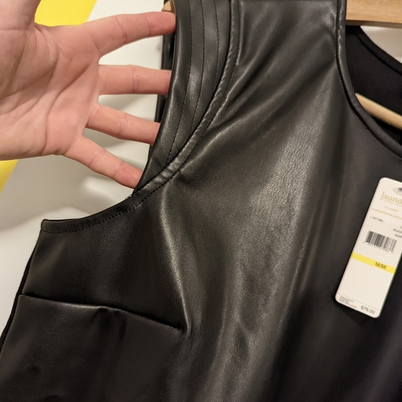 Laundry by Shelli Segal Black faux leather front, cap sleeve T NWT size M - Picture 4 of 6